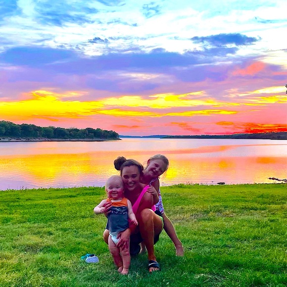 Meet your Posher, Brittney - Picture 2 of 7